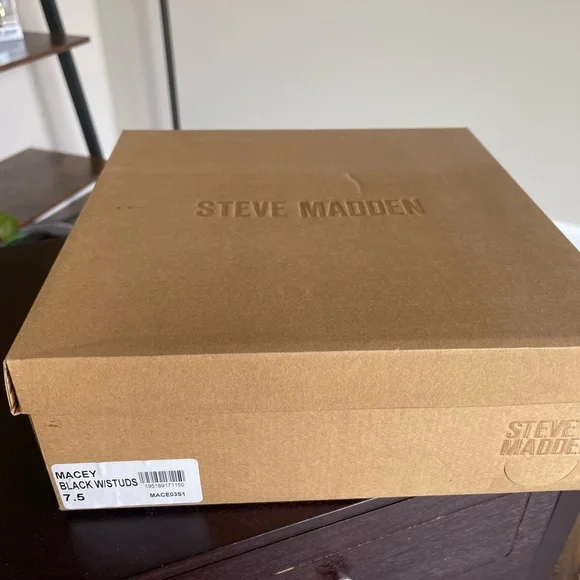 Steve Madden Booties - Picture 7 of 7